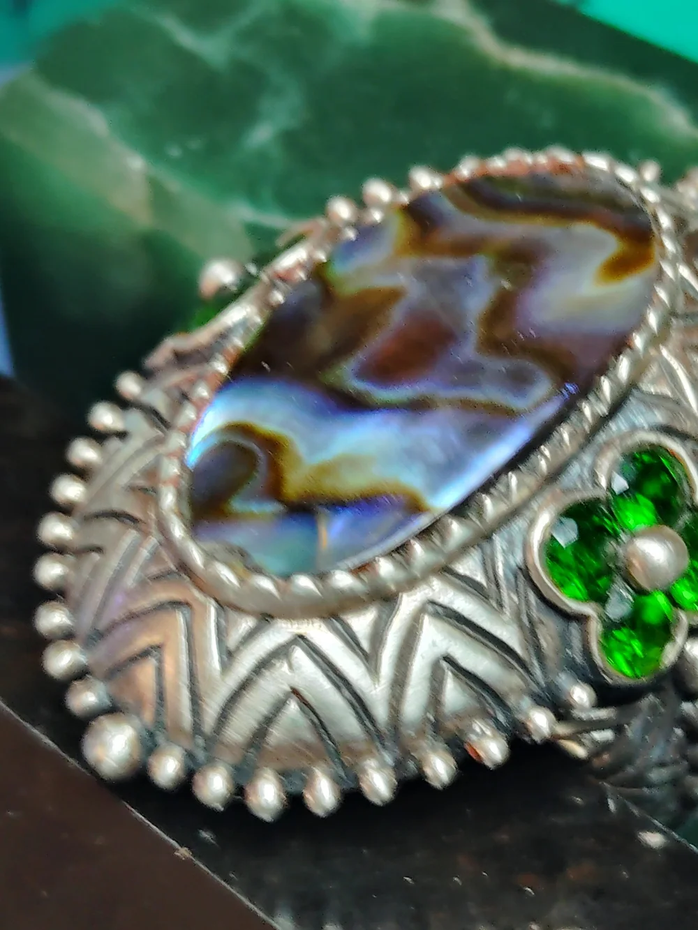 ABALONE & CHROME DIOPSIDE, ORNATE SOLID STERLING, STATEMENT RING.  Sz-9